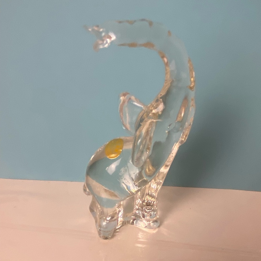 VINTAGE CRYSTAL GLASS ELEPHANT FIGURINE with Trunk Up PaperWeight By SI. AN